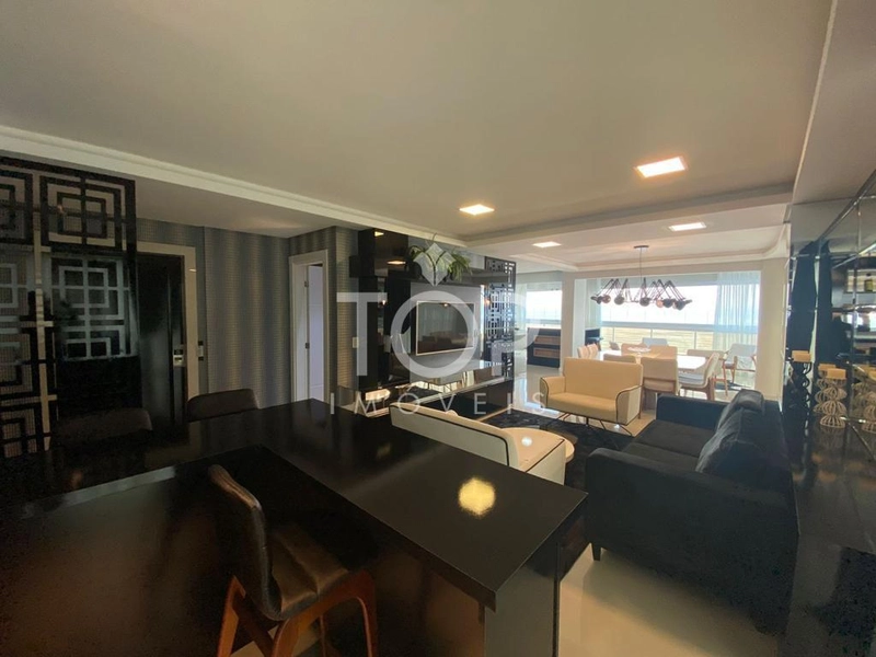 APARTAMENTO COM VISTA PANORÂMICA EM MEIA PRAIA: 3ª foto da galeria de imagens do imóvel