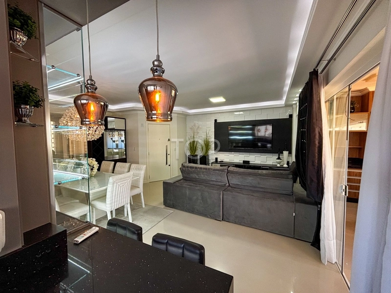 Finamente Mobiliado á venda em Itapema,Meia Praia: 3ª foto da galeria de imagens do imóvel