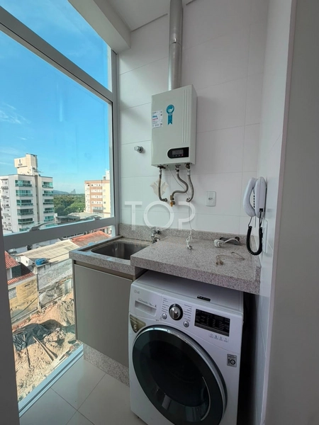MOBILIADO EM MEIA PRAIA: 10ª foto da galeria de imagens do imóvel