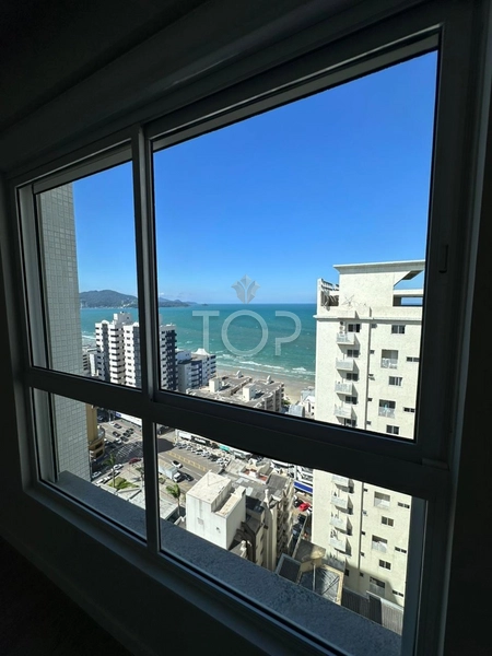 PRONTO PARA MORAR EM MEIA PRAIA, COM VISTA PARA O MAR: 3ª foto da galeria de imagens do imóvel