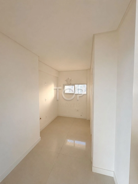 APARTAMENTO FRENTE AVENIDA ALTO PADRAO MEIA PRAIA: 4ª foto da galeria de imagens do imóvel