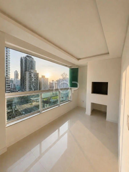 APARTAMENTO FRENTE AVENIDA ALTO PADRAO MEIA PRAIA: 3ª foto da galeria de imagens do imóvel
