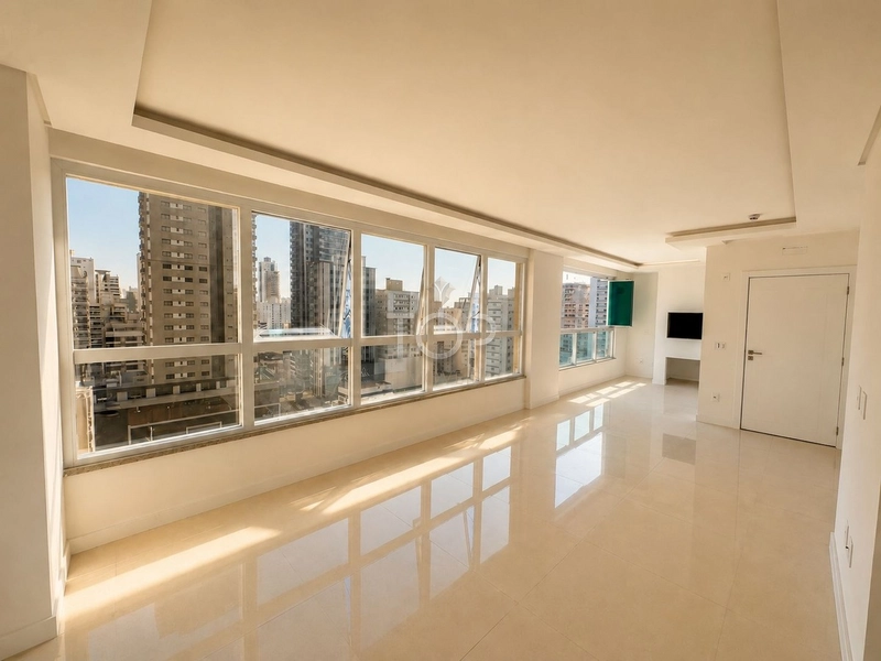 APARTAMENTO FRENTE AVENIDA ALTO PADRAO MEIA PRAIA: 1ª foto da galeria de imagens do imóvel