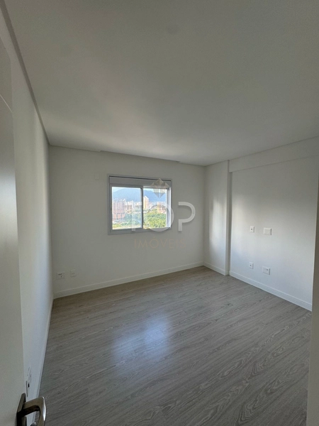 APARTAMENTO FRENTE AVENIDA ALTO PADRAO MEIA PRAIA: 18ª foto da galeria de imagens do imóvel