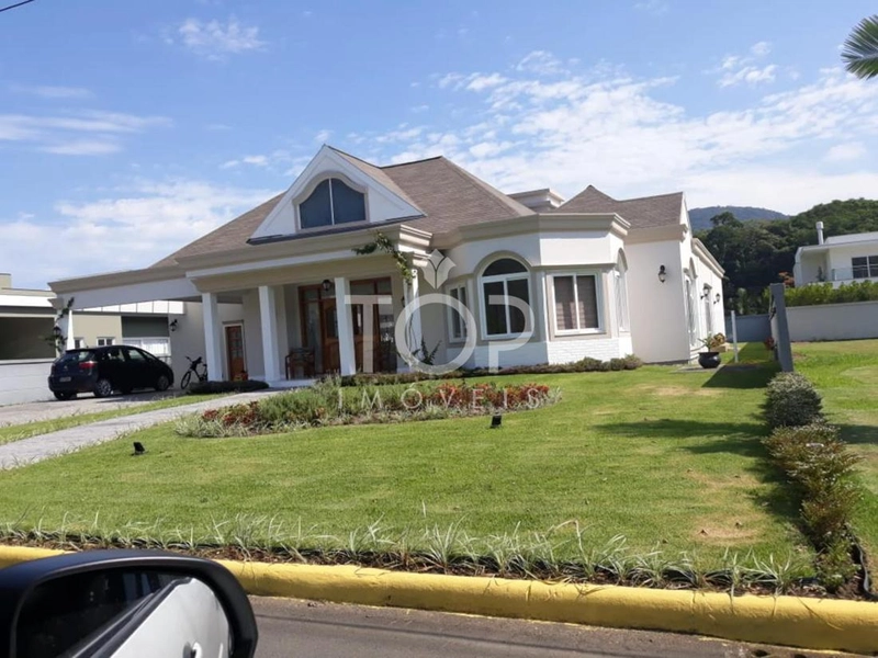 CASA DE  ALTO PADRÃO EM COND. FECHADO EM ITAPEMA: 1ª foto da galeria de imagens do imóvel
