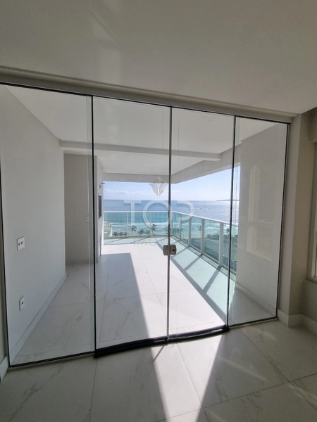 PRONTO PARA MORAR COM VISTA PARA O MAR EM MEIA PRAIA: 3ª foto da galeria de imagens do imóvel