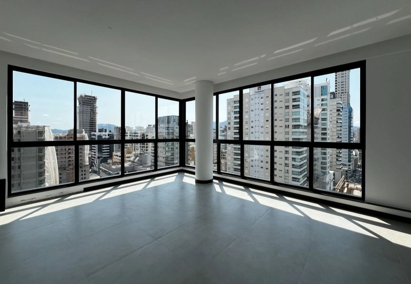 APARTAMENTO NOVO EM MEIA PRAIA: 1ª foto da galeria de imagens do imóvel