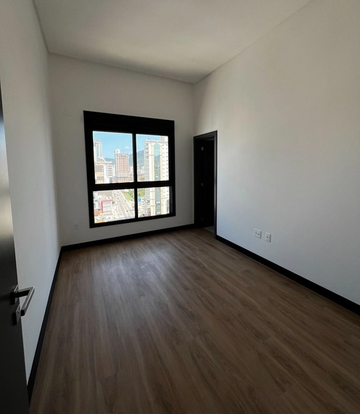APARTAMENTO NOVO EM MEIA PRAIA: 14ª foto da galeria de imagens do imóvel