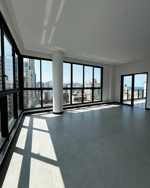 APARTAMENTO NOVO EM MEIA PRAIA: 2ª foto da galeria de imagens do imóvel