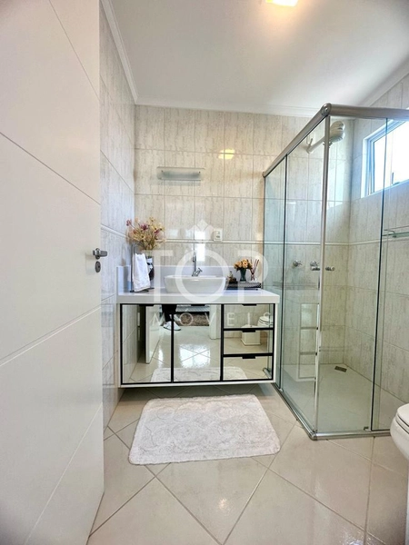 LINDO APARTAMENTO MOBILIADO COM VISTA-MAR: 5ª foto da galeria de imagens do imóvel