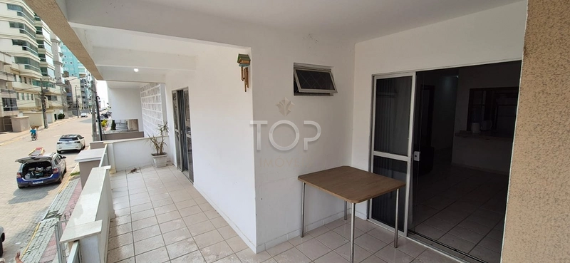 APARTAMENTO MOBILIADO NA QUADRA DO MAR, EM MEIA PRAIA : 1ª foto da galeria de imagens do imóvel
