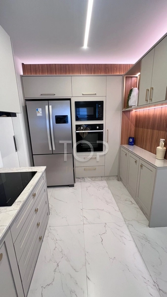 APARTAMENTO AUTOMATIZADO E FINAMENTE MOBILIADO EM MEIA PRAIA: 20ª foto da galeria de imagens do imóvel