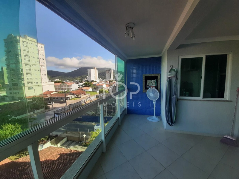 A POUCOS PASSOS DA PRAIA, COM VISTA MAR EM PEREQUE: 11ª foto da galeria de imagens do imóvel