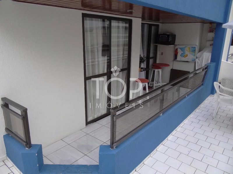 APARTAMENTO DIFERENCIADO E COM AMPLA ÁREA EXTERNA EM MEIA PRAIA: 11ª foto da galeria de imagens do imóvel