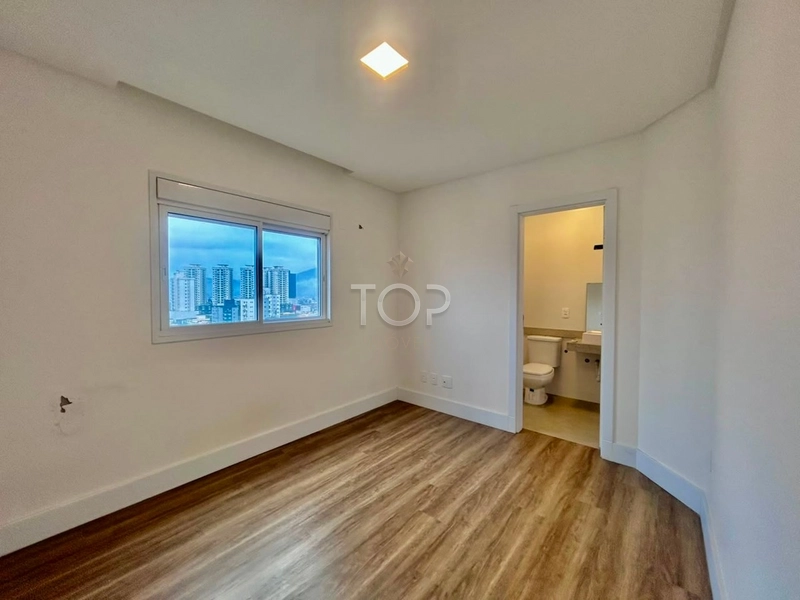 COBERTURA DUPLEX EM MEIA PRAIA ITAPEMA: 8ª foto da galeria de imagens do imóvel