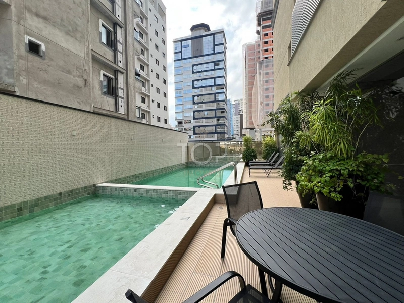APARTAMENTO MOBILIADO EM MEIA PRAIA: 2ª foto da galeria de imagens do imóvel
