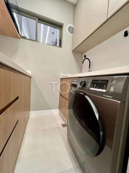 APARTAMENTO MOBILIADO EM MEIA PRAIA: 1ª foto da galeria de imagens do imóvel