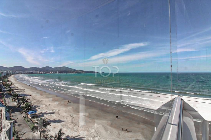 Frente mar com lazer completo na Meia Praia: 3ª foto da galeria de imagens do imóvel