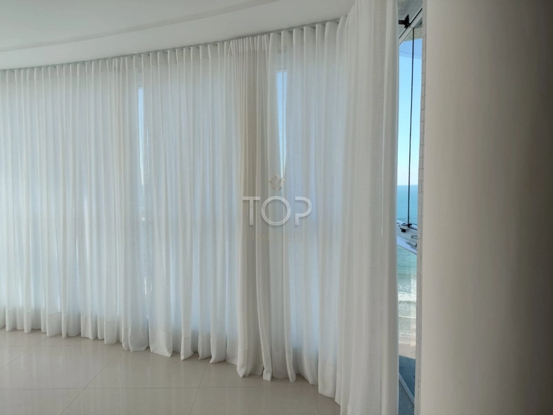 Frente mar com lazer completo na Meia Praia: 6ª foto da galeria de imagens do imóvel
