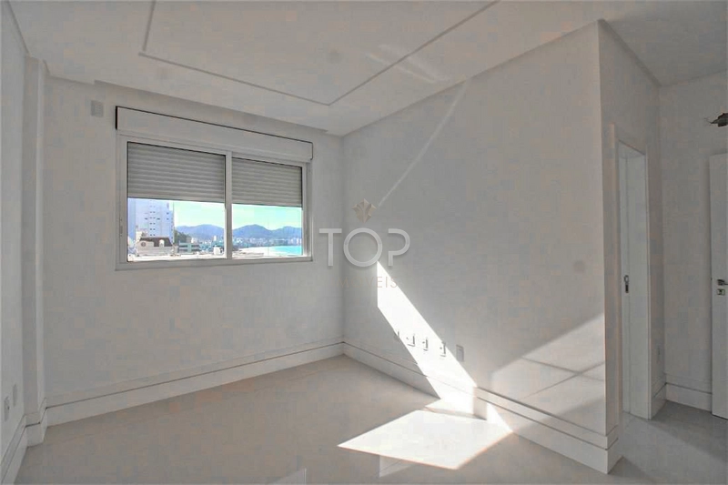 Frente mar com lazer completo na Meia Praia: 32ª foto da galeria de imagens do imóvel