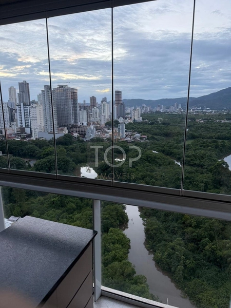 FINAMENTE MOBILIADO EM MEIA PRAIA: 44ª foto da galeria de imagens do imóvel
