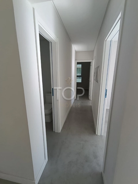 1 Apartamento por andar na quadra mar em Meia Praia: 9ª foto da galeria de imagens do imóvel