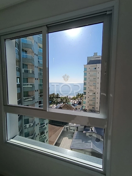 1 Apartamento por andar na quadra mar em Meia Praia: 7ª foto da galeria de imagens do imóvel