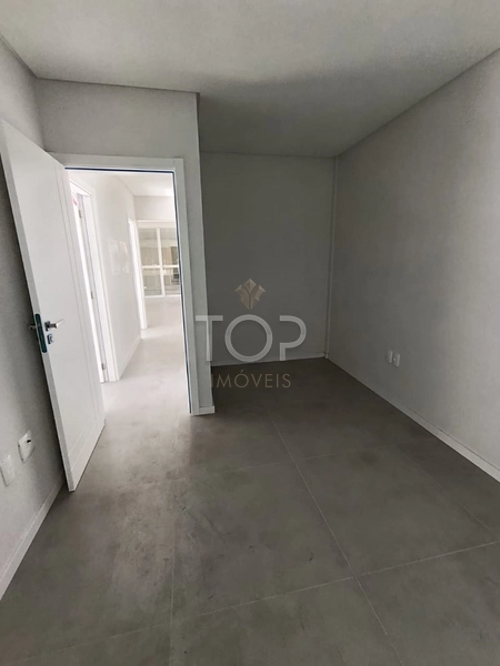 1 Apartamento por andar na quadra mar em Meia Praia: 3ª foto da galeria de imagens do imóvel
