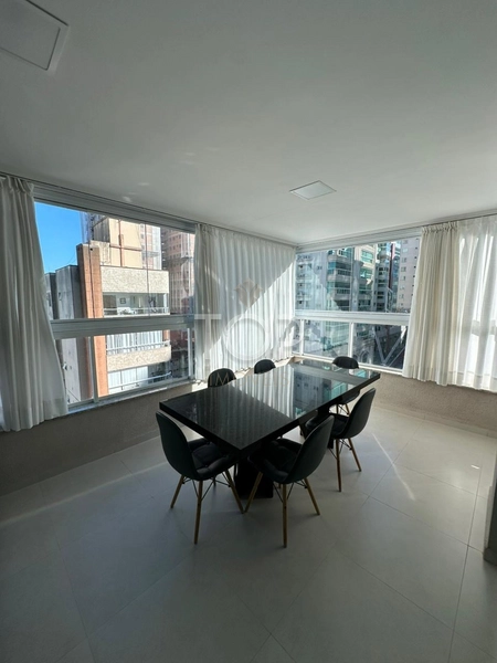 APARTAMENTO MOBILIADO EM MEIA PRAIA: 1ª foto da galeria de imagens do imóvel