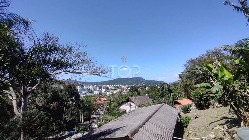 CASA EM BOMBINHAS: 1ª foto da galeria de imagens do imóvel