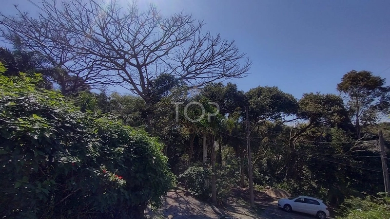 CASA EM BOMBINHAS: 27ª foto da galeria de imagens do imóvel