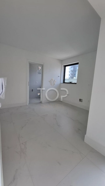 Apartamento Pronto 03 Suítes próximo do Mar em Meia Praia: 10ª foto da galeria de imagens do imóvel