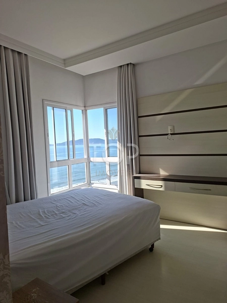 Apartamento na quadra mar em Meia Praia: 8ª foto da galeria de imagens do imóvel