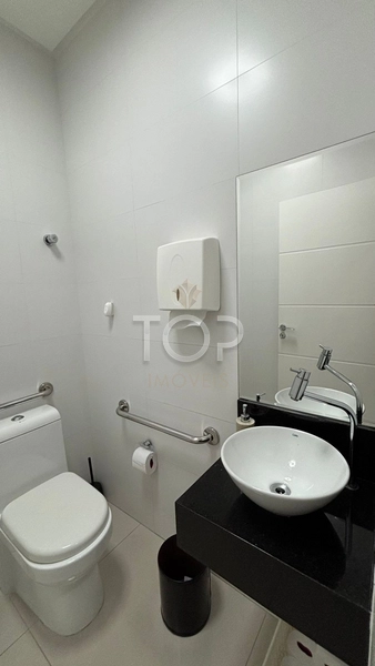 SALA COMERCIAL MOBILIADA EM MEIA PRAIA: 10ª foto da galeria de imagens do imóvel