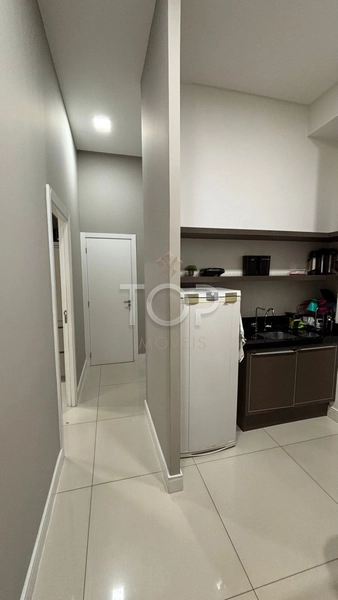 SALA COMERCIAL MOBILIADA EM MEIA PRAIA: 6ª foto da galeria de imagens do imóvel