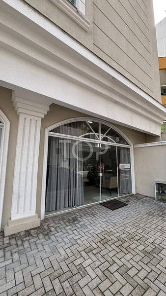 SALA COMERCIAL MOBILIADA EM MEIA PRAIA: 4ª foto da galeria de imagens do imóvel