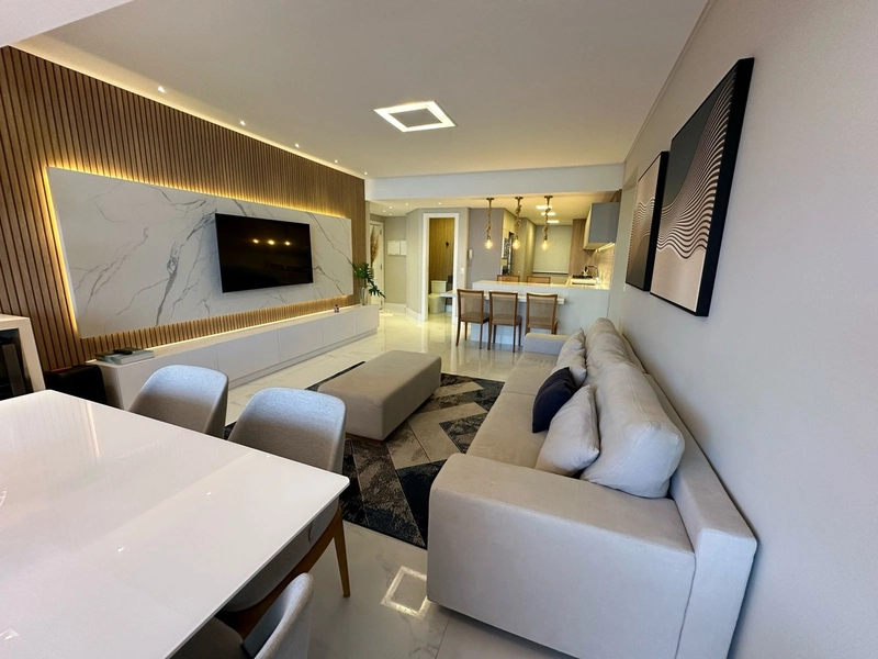EXCELENTE APARTAMENTO FRENTE MAR - MEIA PRAIA: 4ª foto da galeria de imagens do imóvel