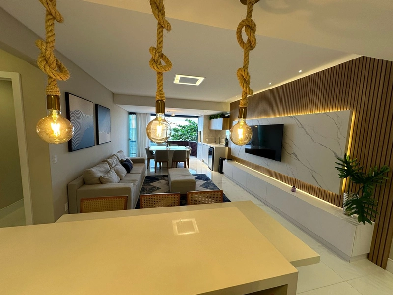 EXCELENTE APARTAMENTO FRENTE MAR - MEIA PRAIA: 2ª foto da galeria de imagens do imóvel