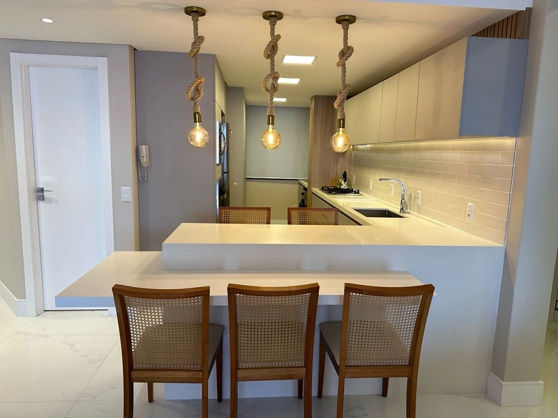 EXCELENTE APARTAMENTO FRENTE MAR - MEIA PRAIA: 8ª foto da galeria de imagens do imóvel