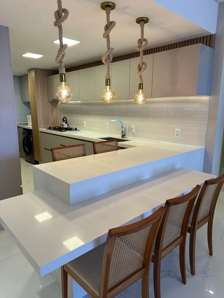 EXCELENTE APARTAMENTO FRENTE MAR - MEIA PRAIA: 5ª foto da galeria de imagens do imóvel