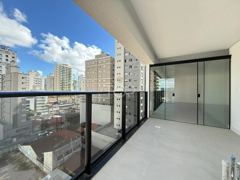 Apartamento 3 suítes - Meia Praia: 1ª foto da galeria de imagens do imóvel