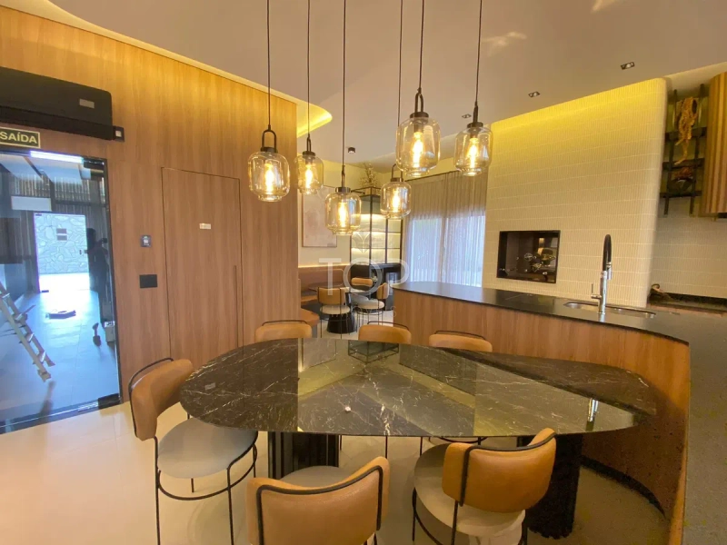 APARTAMENTO EM MEIA PRAIA, QUADRA MAR!: 11ª foto da galeria de imagens do imóvel