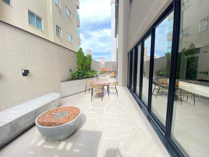 APARTAMENTO EM MEIA PRAIA, QUADRA MAR!: 7ª foto da galeria de imagens do imóvel