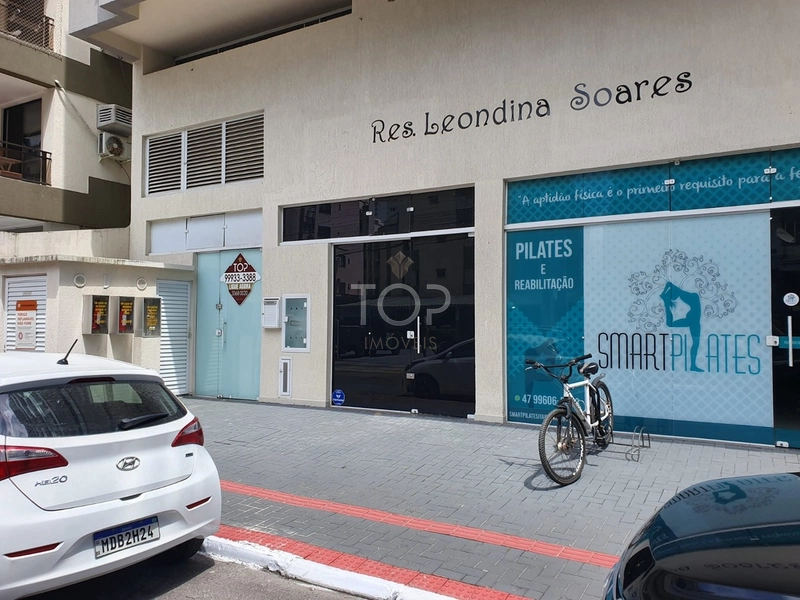 SALA COMERCIAL EM MEIA PRAIA: 2ª foto da galeria de imagens do imóvel