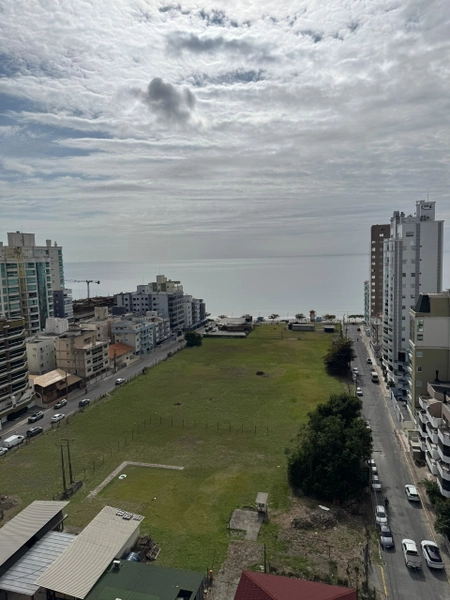 FINAMENTE MOBILIADO COM VISTA PARA O MAR EM MEIA PRAIA: 10ª foto da galeria de imagens do imóvel