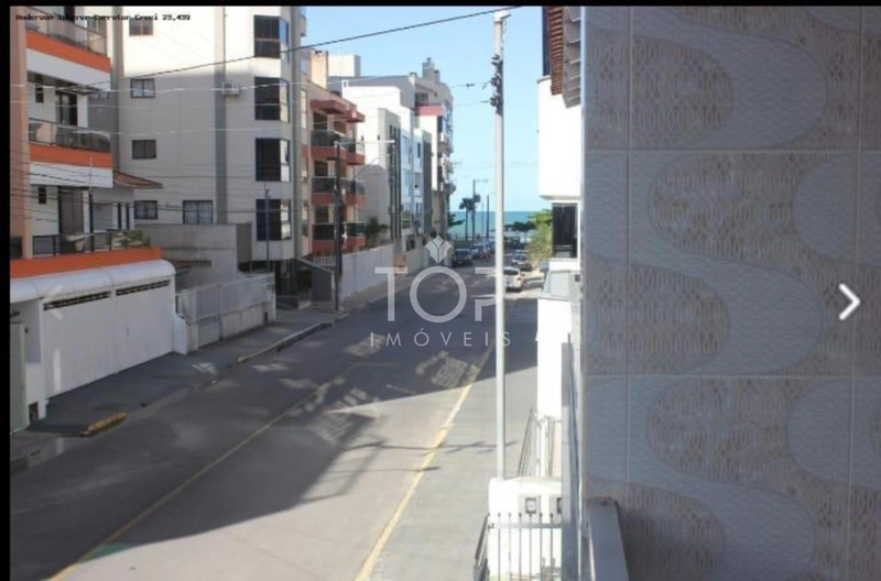 SOBRADO A POUCOS METROS DO MAR EM ITAPEMA: 1ª foto da galeria de imagens do imóvel