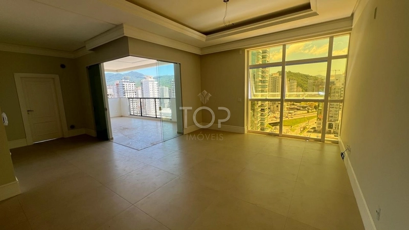 APARTAMENTO FRENTE MAR PRONTO EM MEIA PRAIA: 20ª foto da galeria de imagens do imóvel
