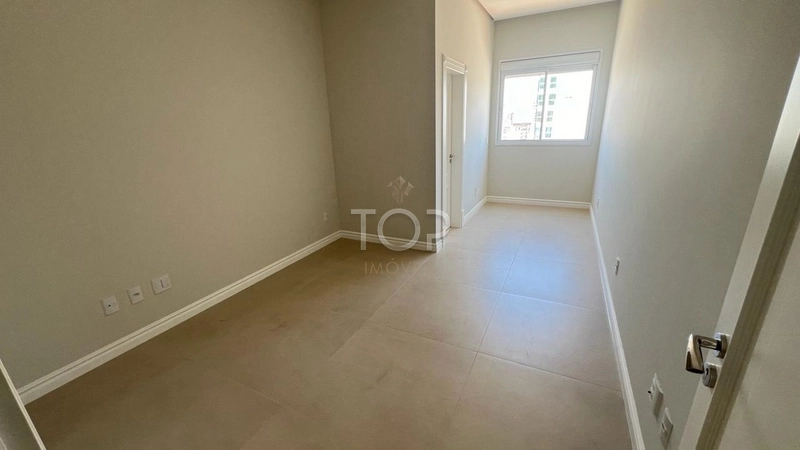 APARTAMENTO FRENTE MAR PRONTO EM MEIA PRAIA: 16ª foto da galeria de imagens do imóvel