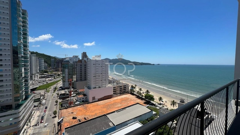 APARTAMENTO FRENTE MAR PRONTO EM MEIA PRAIA: 3ª foto da galeria de imagens do imóvel