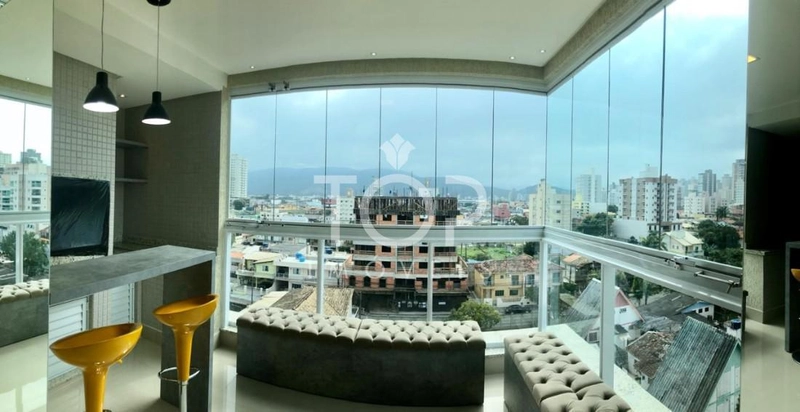 FINAMENTE MOBILIADO EM MEIA PRAIA: 20ª foto da galeria de imagens do imóvel